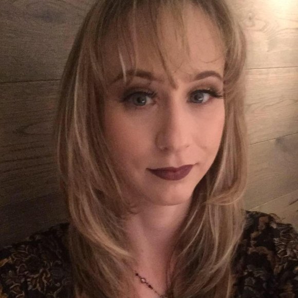Meet your Posher, Lauren - Picture 1 of 1